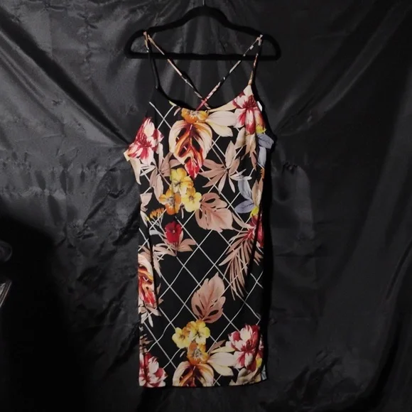 Jr Plus Size Spaghetti Strap Floral Mini Dress –Sizes 1x-3x Avail - Picture 5 of 9